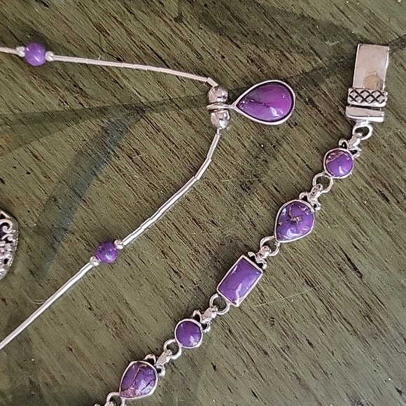 Nicely Matched Set - Picture 6 of 12